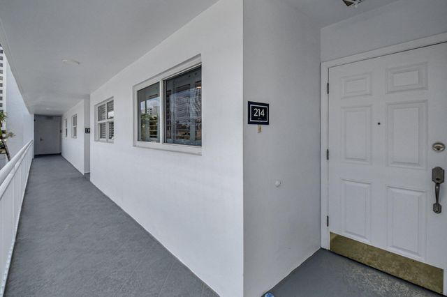 3224 S Ocean Boulevard 214, Highland Beach, FL 33487