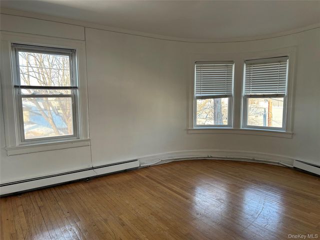 126 Deer Park Avenue 3, Babylon, NY 11702