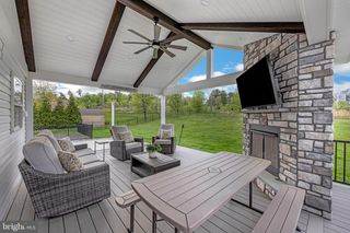 904 LONGWOOD CT, Chalfont, PA 18914