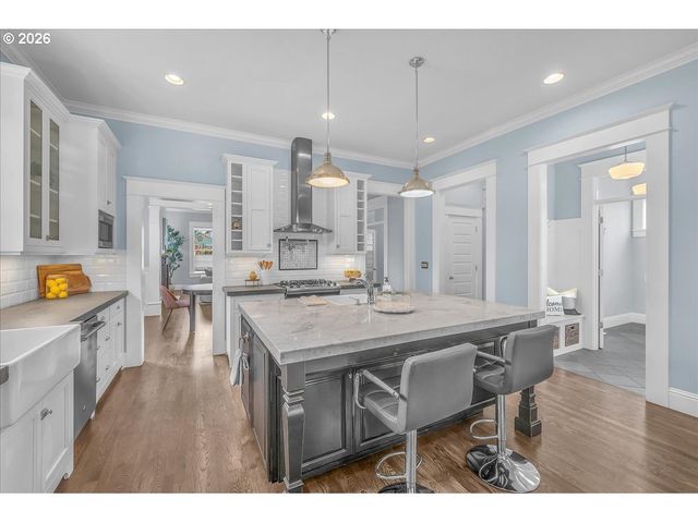 716 W 19TH St, Vancouver, WA 98660