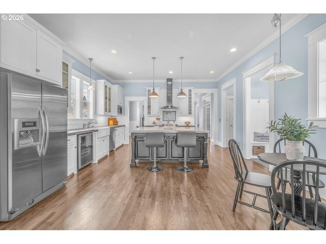 716 W 19TH St, Vancouver, WA 98660