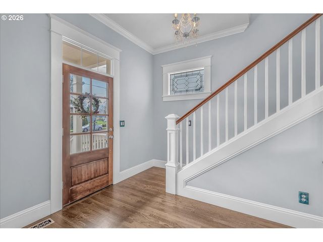 716 W 19TH St, Vancouver, WA 98660