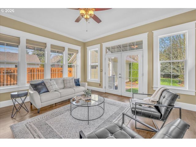 716 W 19TH St, Vancouver, WA 98660