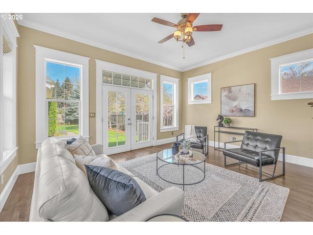 716 W 19TH St, Vancouver, WA 98660