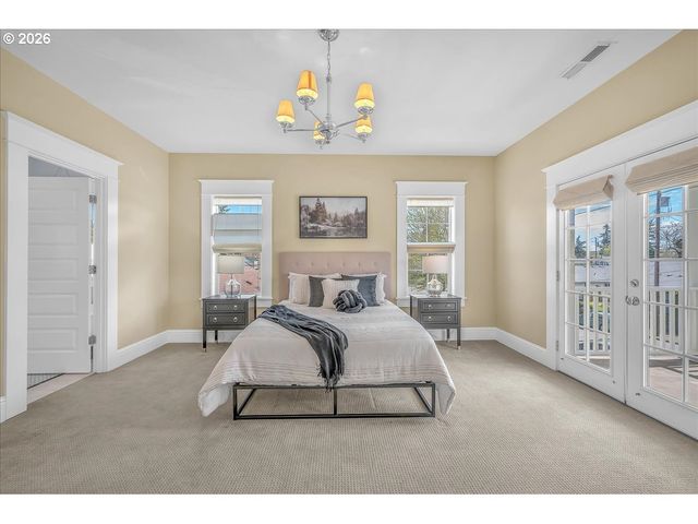 716 W 19TH St, Vancouver, WA 98660