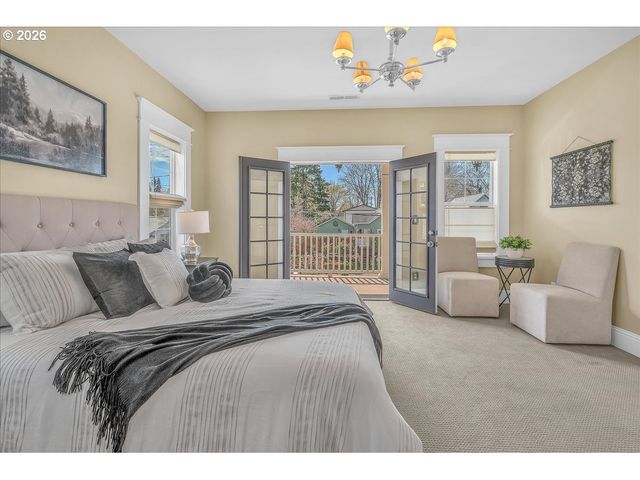 716 W 19TH St, Vancouver, WA 98660