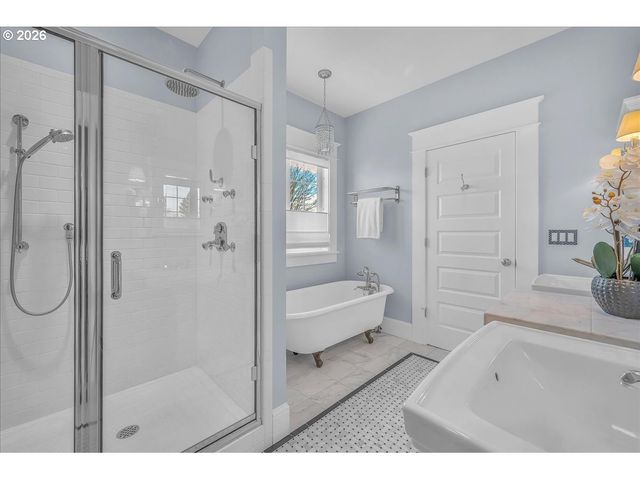 716 W 19TH St, Vancouver, WA 98660