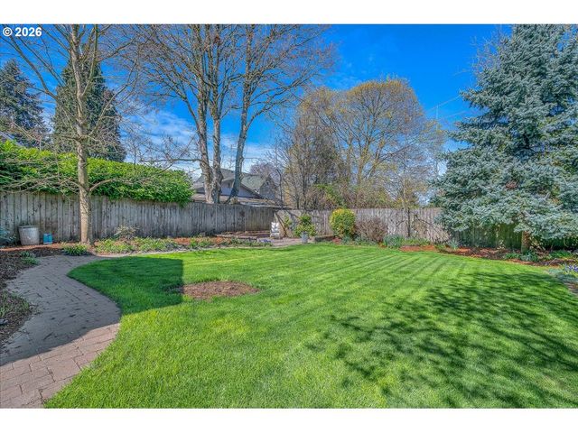 716 W 19TH St, Vancouver, WA 98660