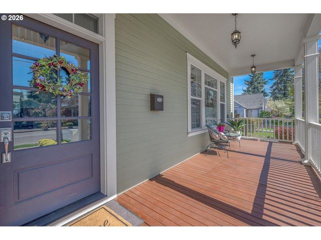 716 W 19TH St, Vancouver, WA 98660