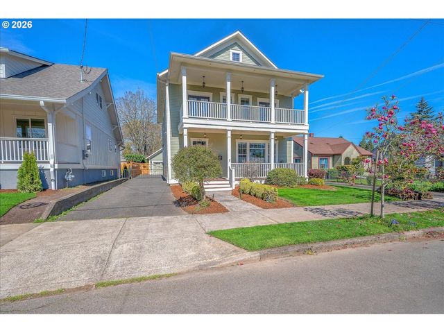 716 W 19TH St, Vancouver, WA 98660