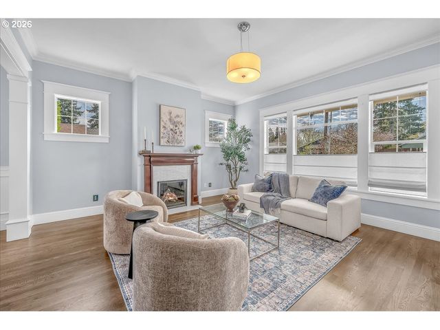 716 W 19TH St, Vancouver, WA 98660