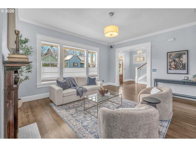 716 W 19TH St, Vancouver, WA 98660