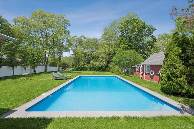 16 Union Avenue, Center Moriches, NY 11934