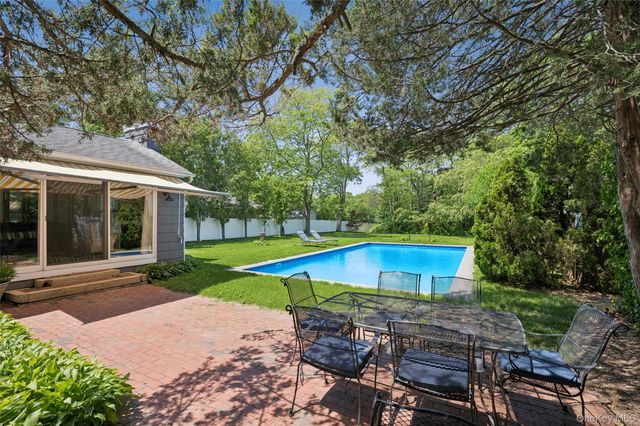 16 Union Avenue, Center Moriches, NY 11934