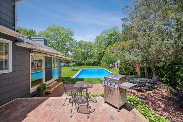 16 Union Avenue, Center Moriches, NY 11934