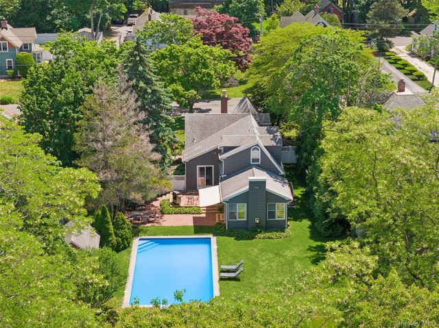 16 Union Avenue, Center Moriches, NY 11934