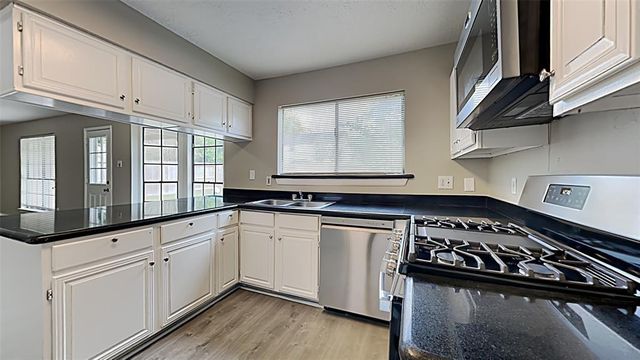 3322 Whispering Way Drive, Richmond, TX 77406