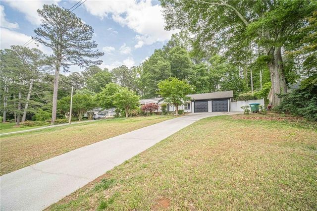 4858 Tarleton Drive SW, Lilburn, GA 30047