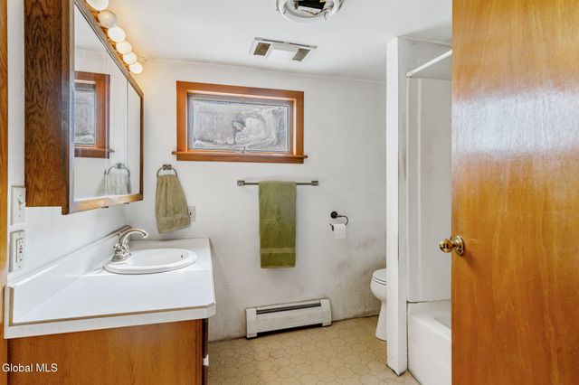 533 New Baltimore Road, New Baltimore, NY 12192