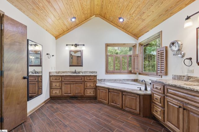 68 Washington Drive, Piedmont, SC 29673