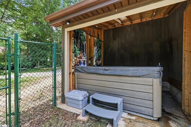 68 Washington Drive, Piedmont, SC 29673