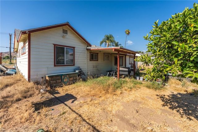 32911 Avenue E, Yucaipa, CA 92399