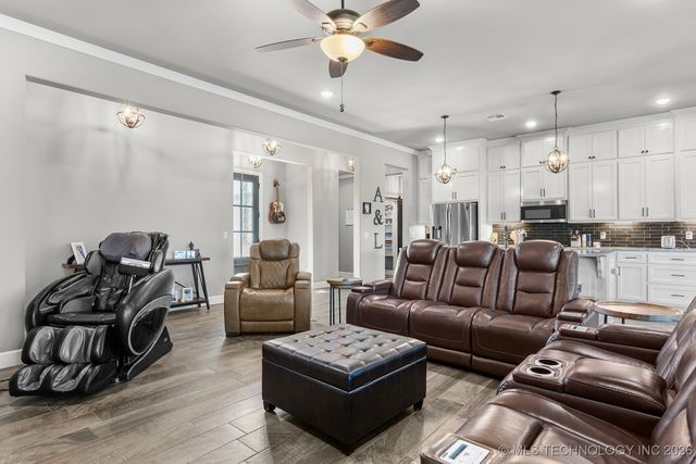 5607 E 142nd Place North, Collinsville, OK 74021