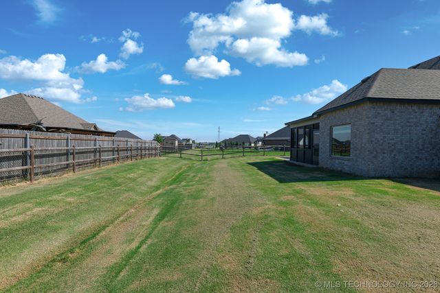 5607 E 142nd Place North, Collinsville, OK 74021