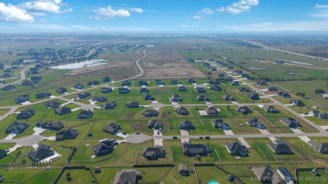 5607 E 142nd Place North, Collinsville, OK 74021