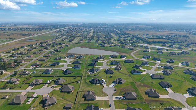 5607 E 142nd Place North, Collinsville, OK 74021