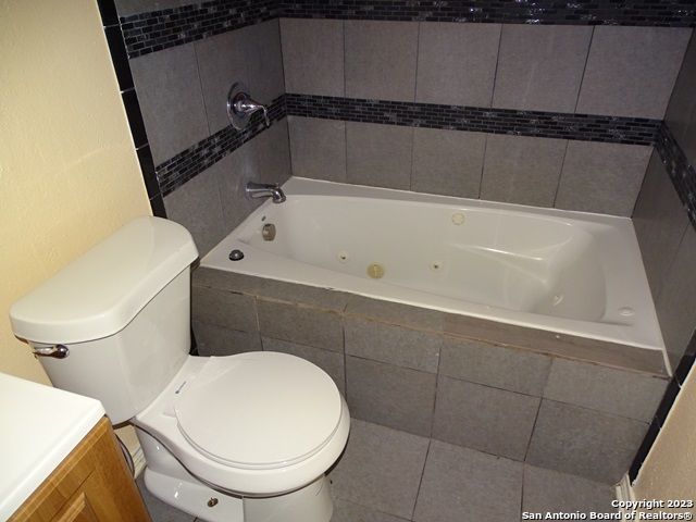 8514 GLEN CT, San Antonio, TX 78239