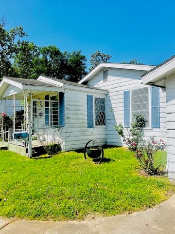 438 Atkins Street, Sulphur Springs, TX 75482