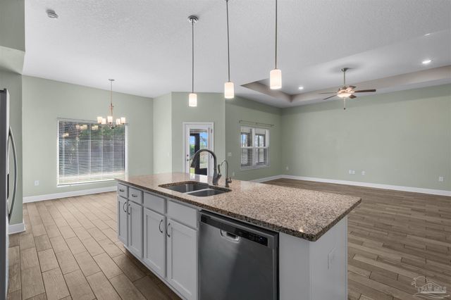 1264 Redwood Ln, Gulf Breeze, FL 32563