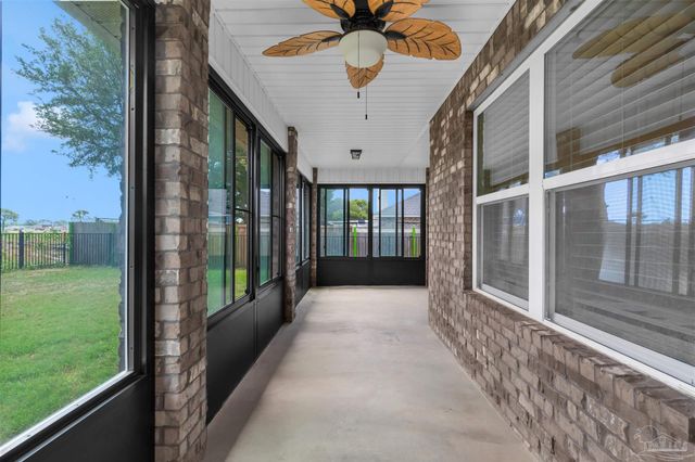1264 Redwood Ln, Gulf Breeze, FL 32563
