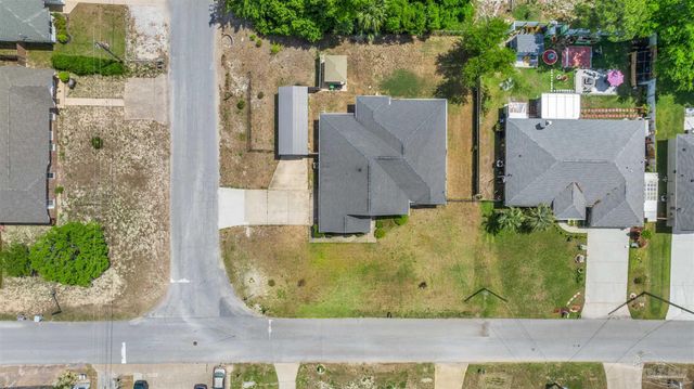 1264 Redwood Ln, Gulf Breeze, FL 32563