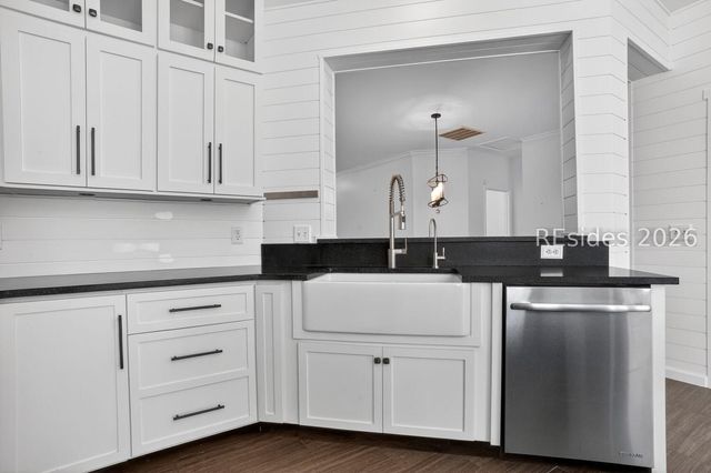 100 9th Ave, Bluffton, SC 29910