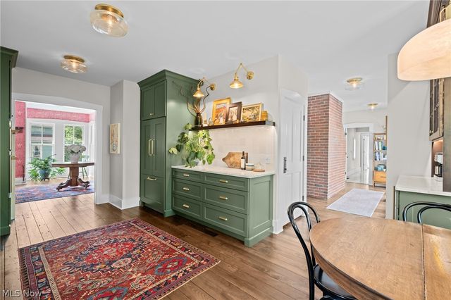 374 N Main Street, Hudson, OH 44236