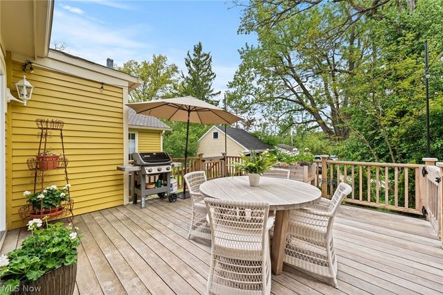 374 N Main Street, Hudson, OH 44236