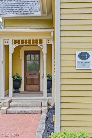 374 N Main Street, Hudson, OH 44236
