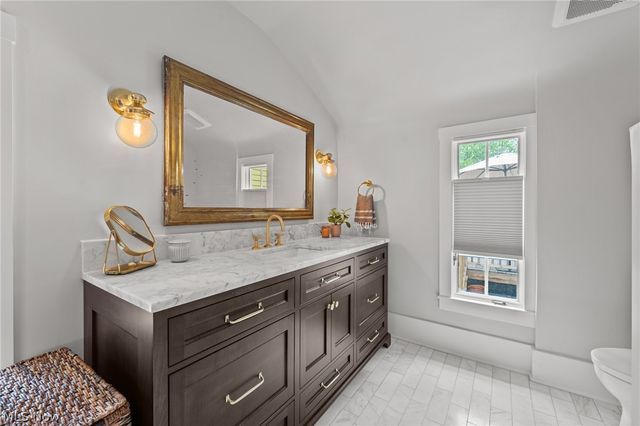 374 N Main Street, Hudson, OH 44236