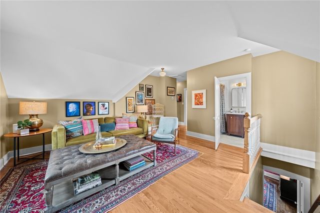 374 N Main Street, Hudson, OH 44236