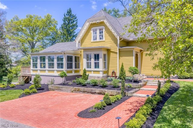 374 N Main Street, Hudson, OH 44236