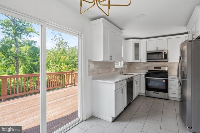 10606 WAKEMAN DR, Fredericksburg, VA 22407