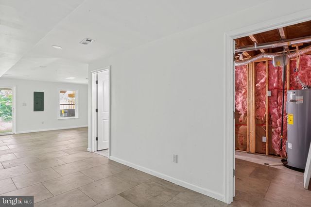 10606 WAKEMAN DR, Fredericksburg, VA 22407