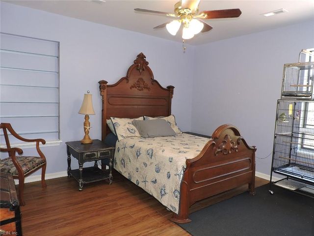 3789 Coates LN, Hayes, VA 23072