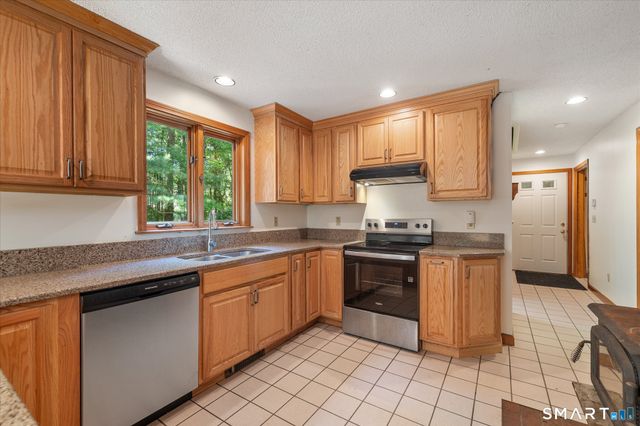 244 Paine Road, Pomfret, CT 06259