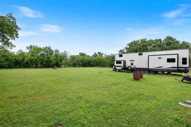 523 S Eastern Street, Keene, TX 76031