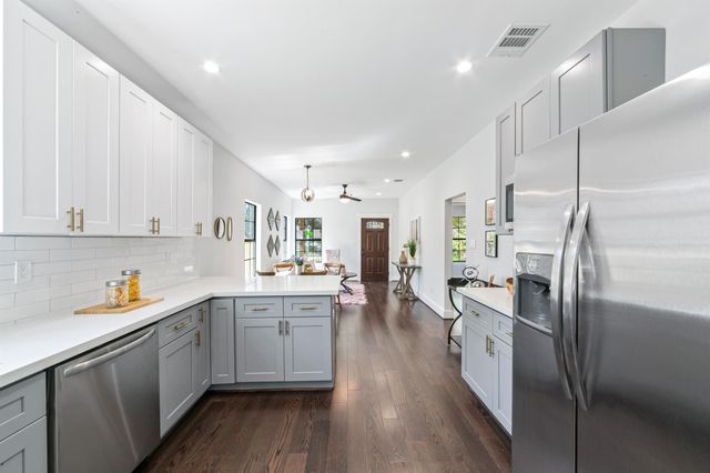 815 Wilkes Street, Houston, TX 77009