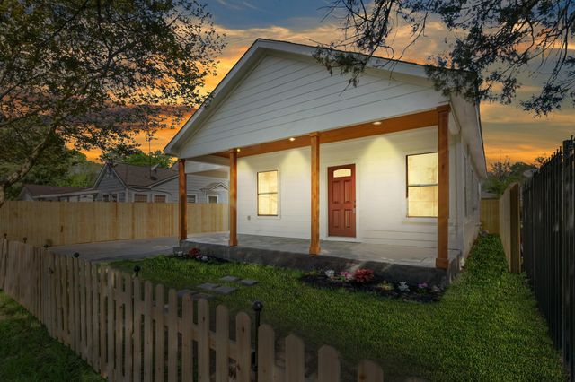 815 Wilkes Street, Houston, TX 77009