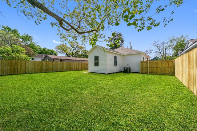815 Wilkes Street, Houston, TX 77009